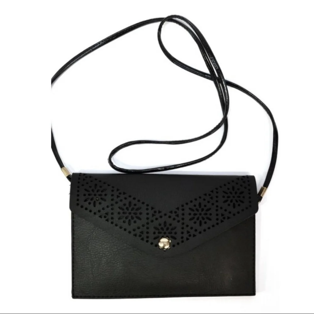 Eyelet Crossbody Purse - Picture 3 of 8